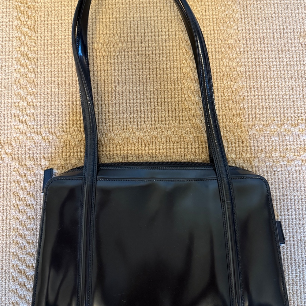 Gucci Handbag - Picture 9 of 10